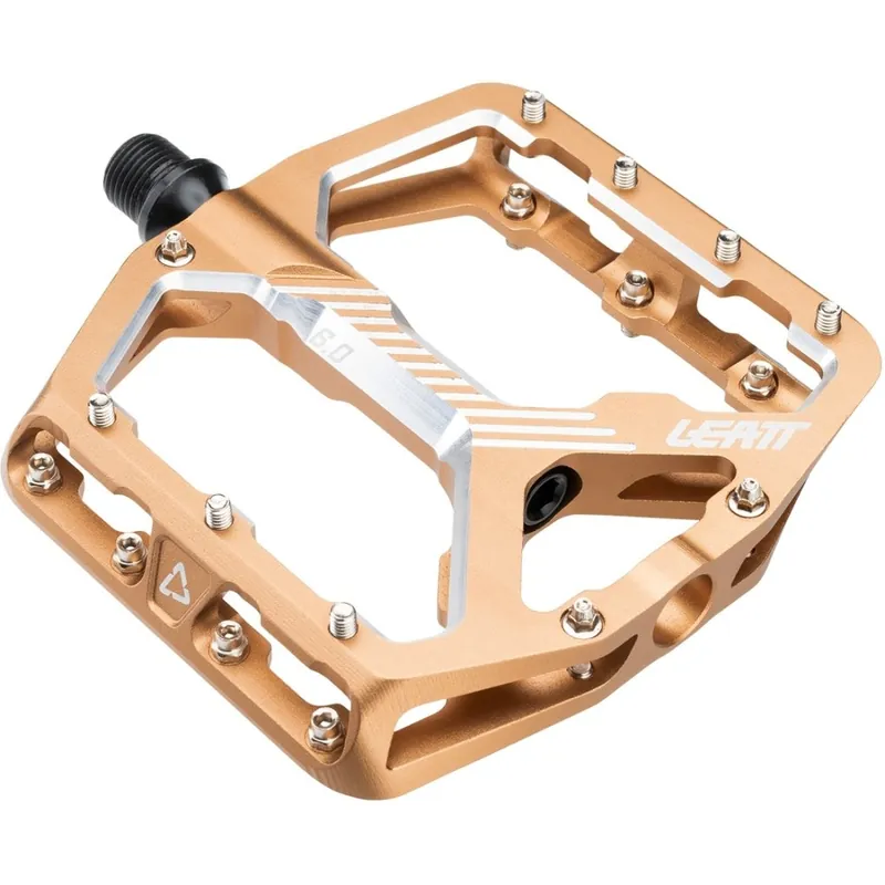 Heißes Angebot Leatt Flat Pedals AllMtn 6.0 Pedale - frost bronze - Wide