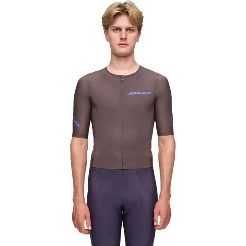 Kracherpreis MAAP Emerge Kurzarmtrikot Herren - brown umber