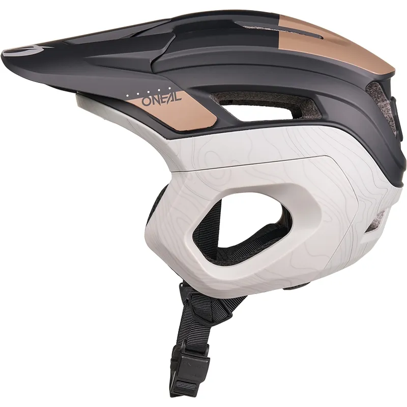 Jetzt Kaufen O‘Neal Trapper EVO Helm - TOPO V.26 black/brown/gray