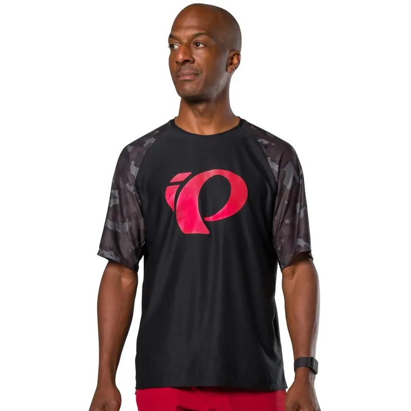 PEARL iZUMi Elevate Kurzarmtrikot Herren 19122204 - black camo - AAR Wochenendangebot