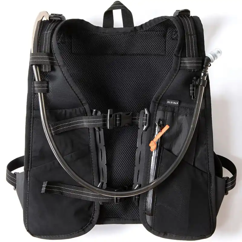 Restrap Rolltop Trinkweste 14L + Trinkblase 2L - black Mega-Angebot